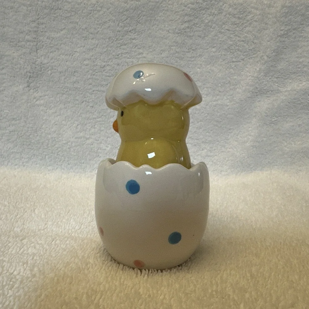 Ceramic Chick & Easter Egg Salt & Pepper Shakers‎ 3.5 X 2